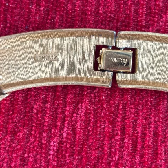 Monet Satin Gold Vintage Necklace Cabochons Necklace with Multicolor Gemstones - Picture 8 of 8